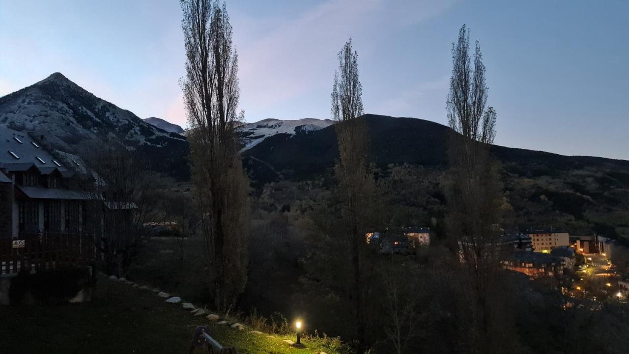 Appartamento Tuhogarencerler Taquilla Parking En Pistas Esterno foto